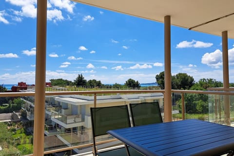 2B Near Vaugrenier AC terrace sea view swimming pool parking- BENAKEY Apartment in Villeneuve-Loubet