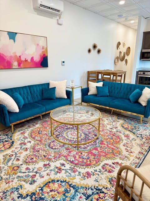 Living room, Seating area, air conditioner