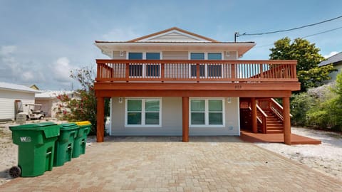 Canal Breeze Cottage House in Destin