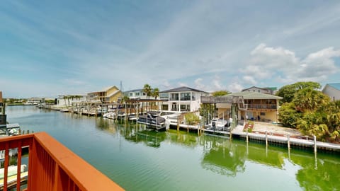 Canal Breeze Cottage House in Destin