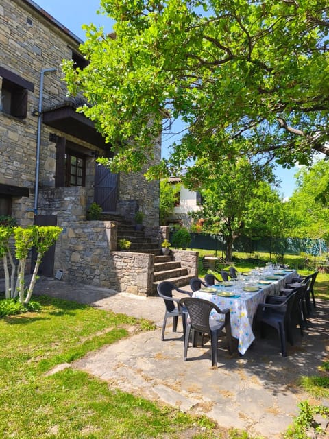Off site, Day, BBQ facilities, Garden
