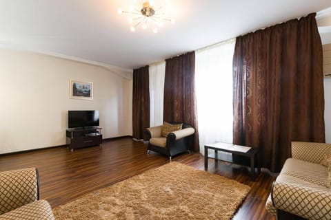 Living room, Photo of the whole room