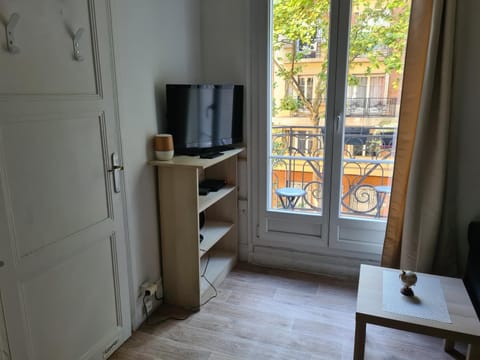 Appartement calme Apartment in Clichy