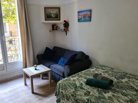 Appartement calme Apartment in Clichy