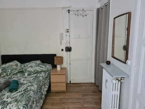 Appartement calme Apartment in Clichy