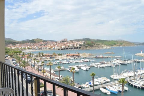 City view, Sea view