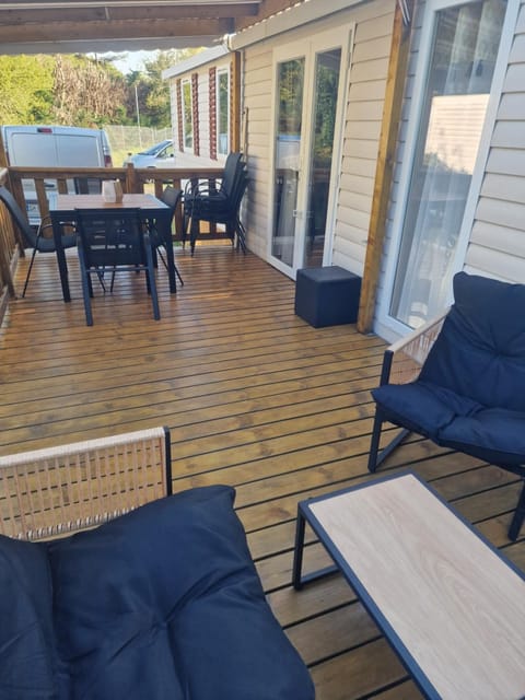 Mobilhome chaleureux 8 couchages Campground/
RV Resort in Pont-Aven