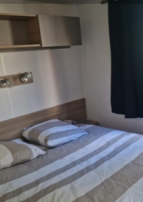 Mobilhome chaleureux 8 couchages Campground/
RV Resort in Pont-Aven