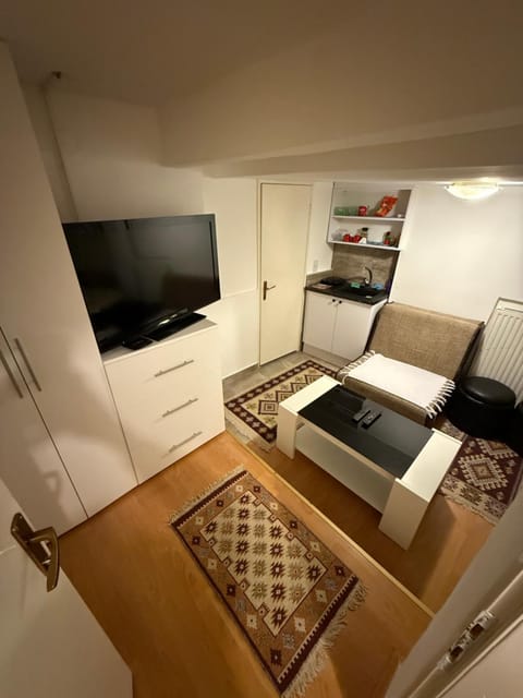 Property building, Restaurant/places to eat, Communal lounge/ TV room, Bed, TV and multimedia, Living room, Photo of the whole room, Seating area, Evening entertainment, Bedroom, Breakfast