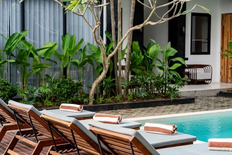 Garden, Swimming pool, Swimming pool, sunbed