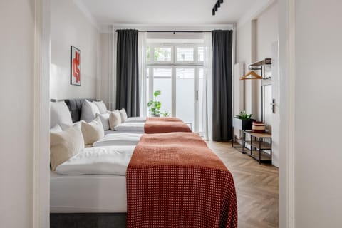 Bed, View (from property/room), Photo of the whole room, Decorative detail, Bedroom, Street view, internet