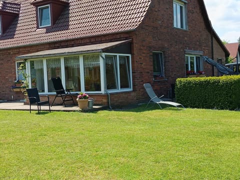 Property building, Day, Garden, Balcony/Terrace, Garden view, sunbed