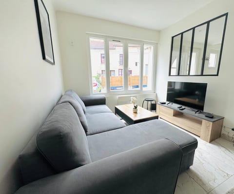 Communal lounge/ TV room, TV and multimedia, Living room