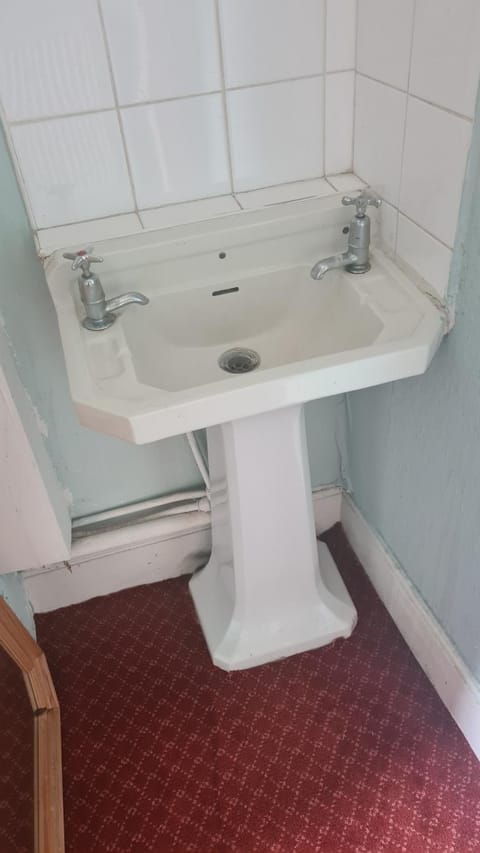 one floor of rooms 9-11persons Bed and Breakfast in Rhyl