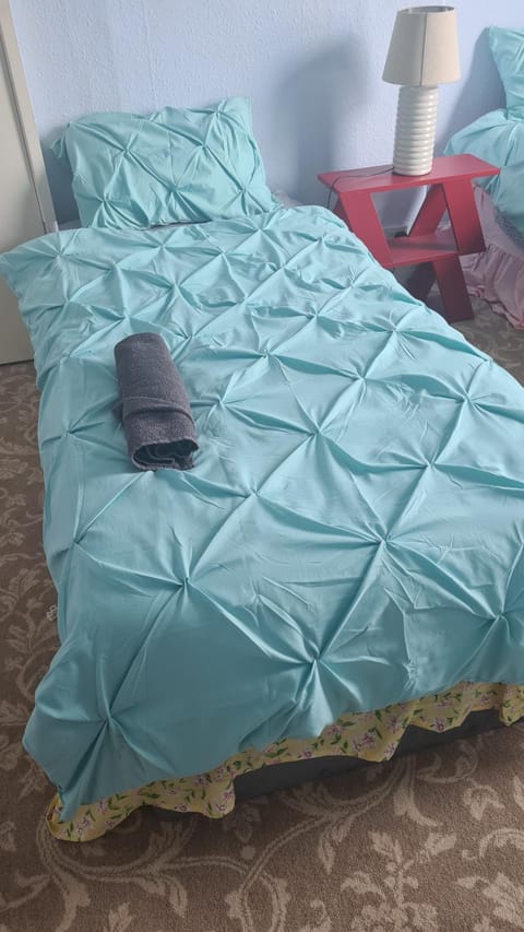 one floor of rooms 9-11persons Bed and Breakfast in Rhyl