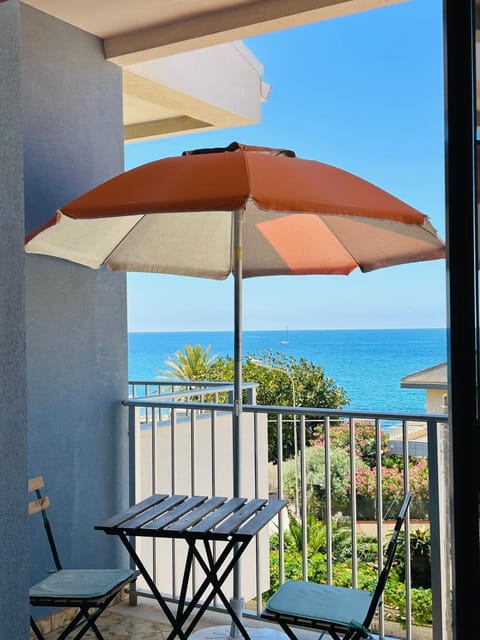 View (from property/room), Balcony/Terrace, Sea view