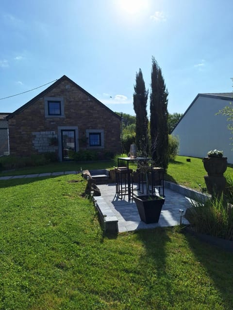 Property building, Day, Garden, Garden view