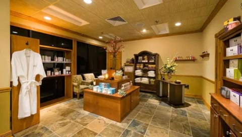 2 king suites at Westgate resorts, Gatlinburg, sleeps 8 people with waterpark, minigolf, zipline, Resort in Gatlinburg