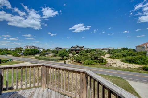 Oceanside in Whalehead with Pool Spa Sleeps 18 House in Corolla