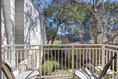 Sea Pines Escape 2BR Villa with Balcony & Golf View Villa in Hilton Head Island