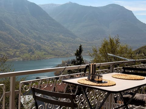 Patio, Day, Summer, Balcony/Terrace, Dining area, Lake view, Mountain view