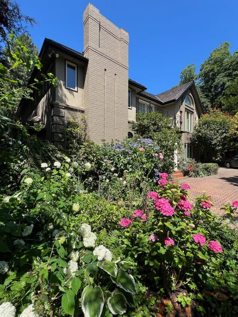 Property building, Spring, Day, Garden, Garden view