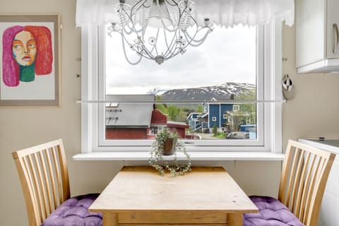 Villa Heritage - Free Parking & Near Supermarket Apartment in Tromso