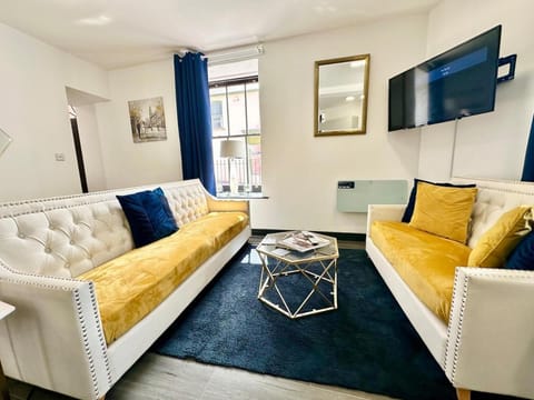 Luxury apartment, Mountain View in a Heritage Town Apartment in Llanfoist Fawr