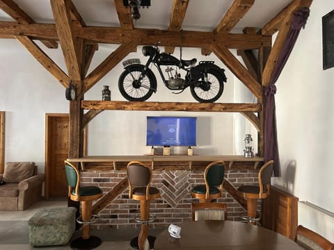 Lounge or bar, minibar