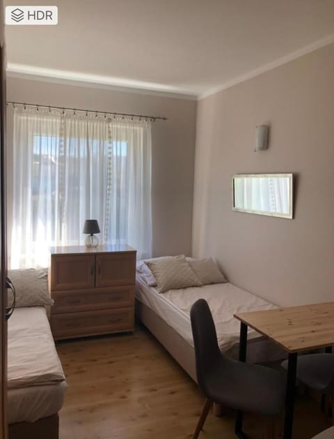 Bed, Photo of the whole room, Seating area