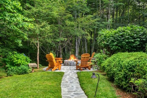 Cashiers Lux Mountain Home - Large Fire Pit House in Lake Glenville