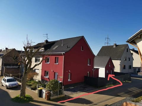 Charmantes 2-Etagen Häuschen- Köln-Phantasialand Apartment in Cologne