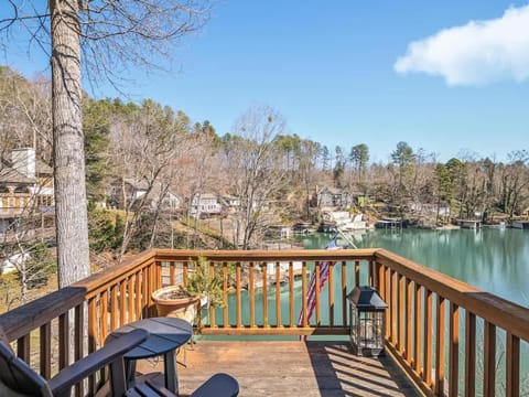 Lakefront House In A Quiet Cove - Kayaks Available House in Lake Lure