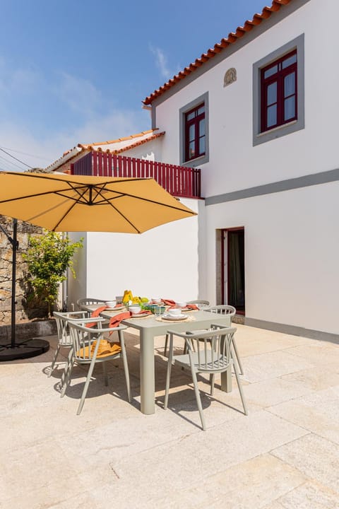 Just Like Home - Casa Cesário Villa in Vila Praia de Ancora
