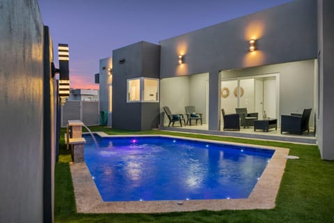Garden, Swimming pool