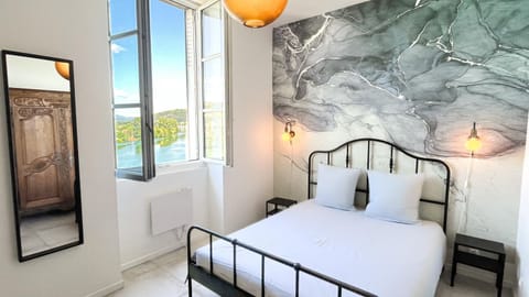 Bed, Photo of the whole room, Bedroom, River view
