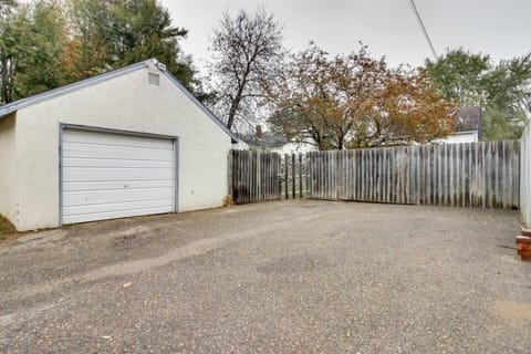 Pet-Friendly Cottage in DWTN Brainerd House in Brainerd