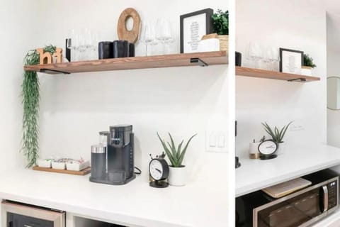 Resort-style living with golf tennis pools and views House in Cathedral City