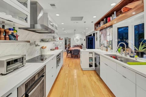 Encinitas Beach Family Retreat with Hot Tub House in Leucadia