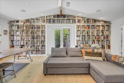 Encinitas Beach Family Retreat with Hot Tub House in Leucadia