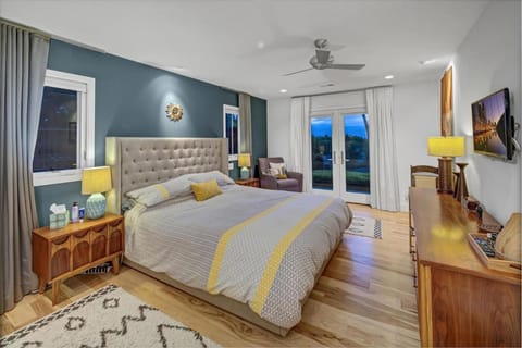 Encinitas Beach Family Retreat with Hot Tub House in Leucadia