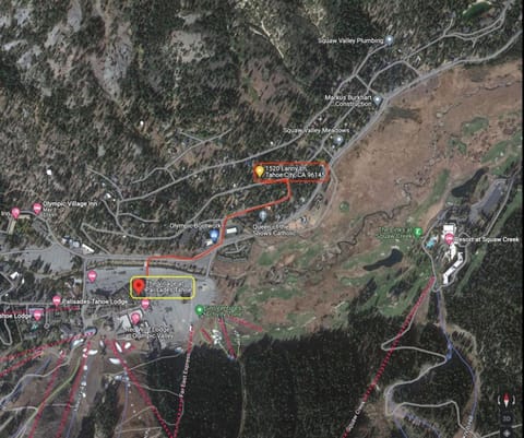 Walk to Palisades Village Pet Friendly 2BR Chalet House in Palisades Tahoe (Olympic Valley)