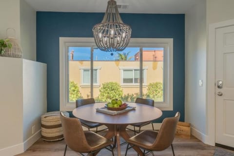 NEW Charming Beach Style 2BR Half Block to OB Pier House in Ocean Beach