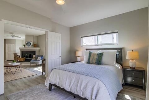 NEW Charming Beach Style Condo Steps to the Sand House in Ocean Beach