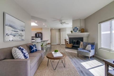 NEW Charming Beach Style Condo Steps to the Sand House in Ocean Beach