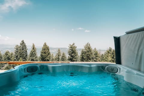 Day, Natural landscape, Hot Tub, Mountain view