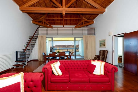 Seating area, Dining area, Sea view