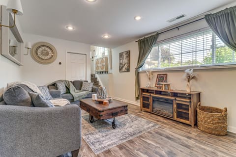 8 Mi to Henry Ford Museum Westland Family Home House in Westland