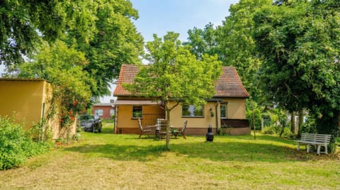 Property building, Spring, Garden, Garden view