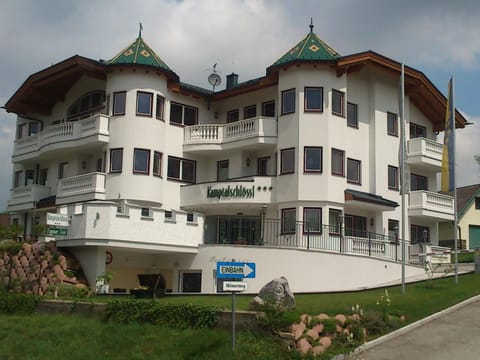 Property building, Facade/entrance
